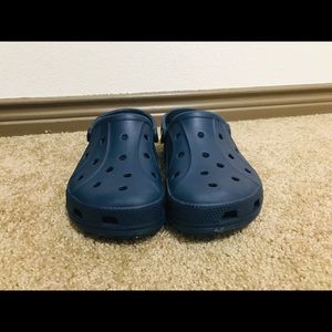 Men’s navy blue Crocs